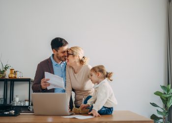 Breaking News: Queensland Premier Unveils $2.5 Billion Plan to Slash Energy Bills by $1000! You Won’t Believe How Much You Could Save!