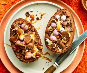 Cheesecake-filled Easter Eggs 