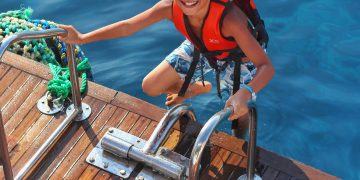 Stay Safe on the Water This Summer: A Reminder About Queensland’s Lifejacket Laws
