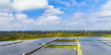 Record renewable energy drives prices and emissions down in 2025
