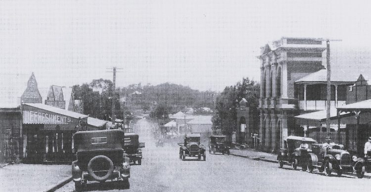 Here in History: The first cars in Gladstone 
