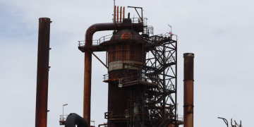 New Oil Refinery Proposal Puts Gladstone in the Spotlight 